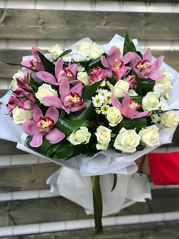 Букет цветов из: Розы и Хризантемы в Милютинской