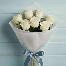 Букет 7 Белых роз Эдлесс Лав в Милютинской