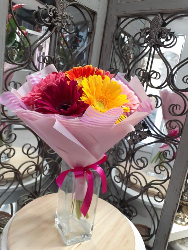 Букет цветов из: Герберы в Милютинской